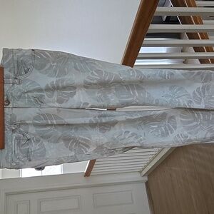 CAbi Women's SkinnyAnkle & Cropped Jeans - Leaf Pattern